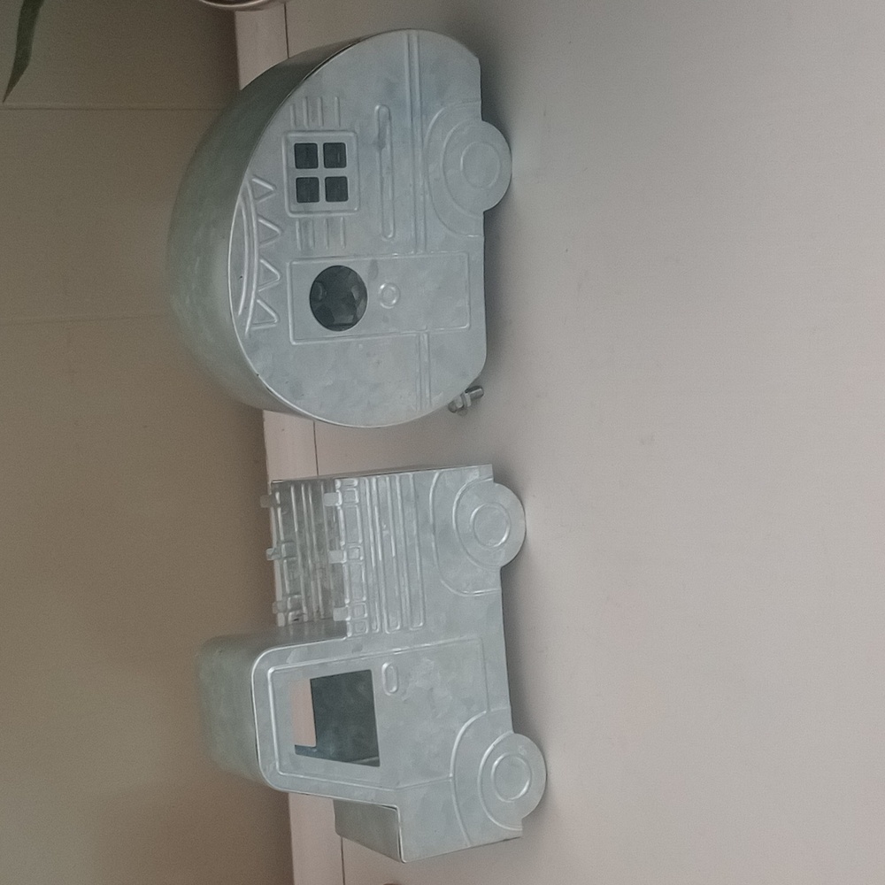 Metal Truck & Camper Decor